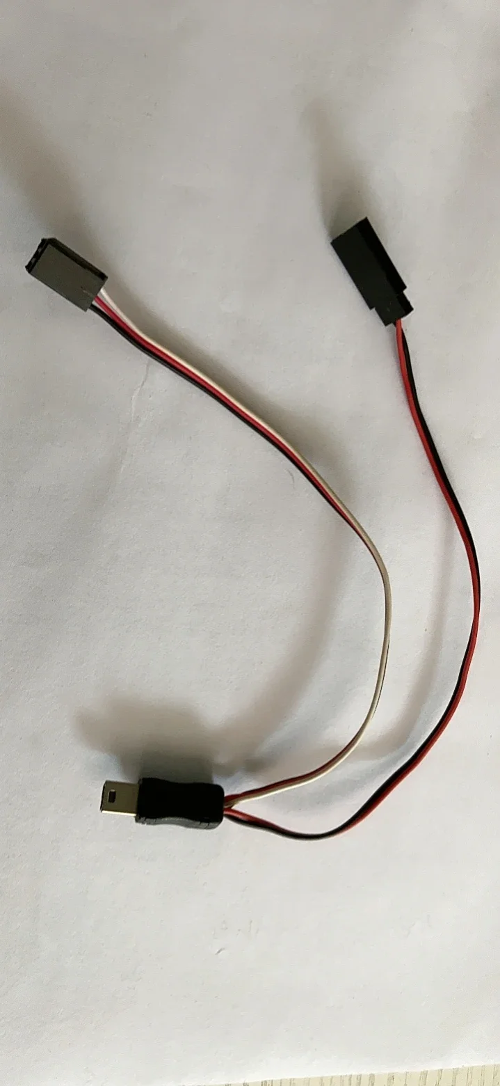 FPV AVミニUSB出力ケーブル電源（JR Futabaサ - Controller Adapter Usb のレビューと価格